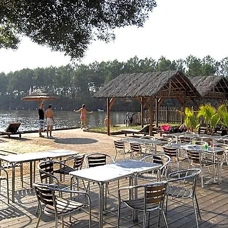 Domaine De Pitrot Hotel 4*